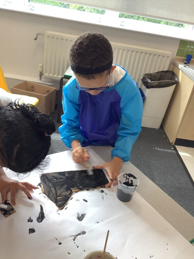 Printing using cardboard shapes - Rowlands Gill Primary School